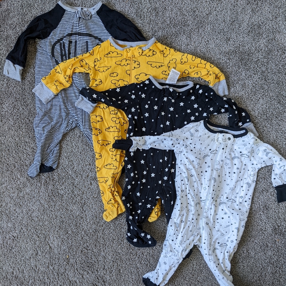 Gerber 0-3 month zip up pajamas, bundle of 4!